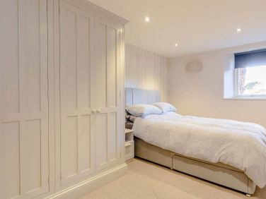 Second double bedroom with en suite