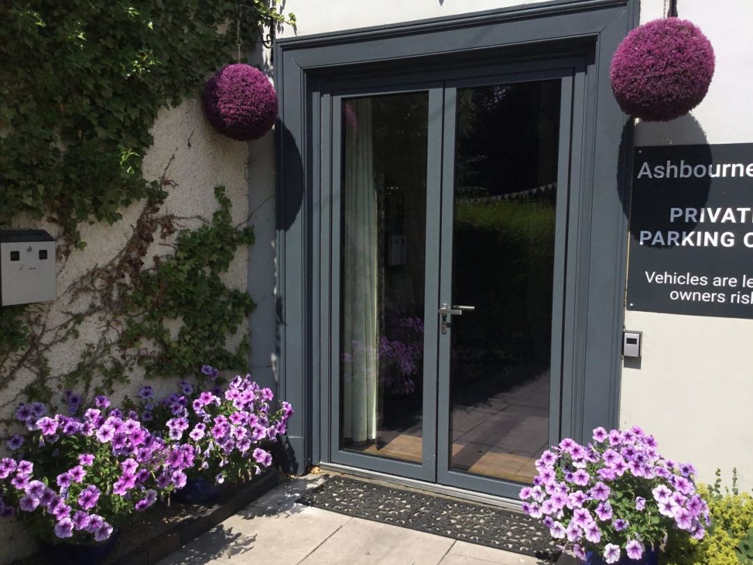 Ashbourne Hall, Luxury House in The Peak District, Sleeps 22