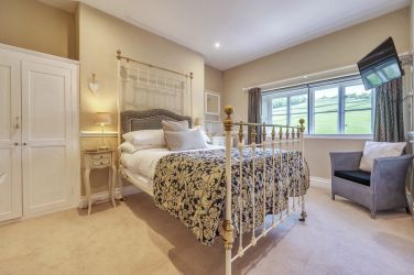 Boston House bedroom 3 with ensuite shower room.