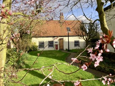 Charming C17th Bakers Cottage