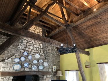 The 'cruck frame' and vaulted ceiling in the lounge