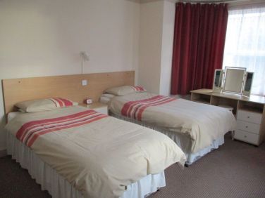 Twin bedroom 2