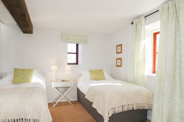 Twin room available by prior arrangement.