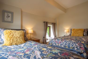Room 5 - Twin room.