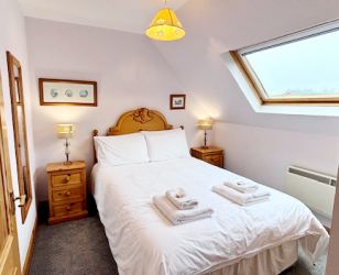 Upstairs double bedroom. Bedroom 3.