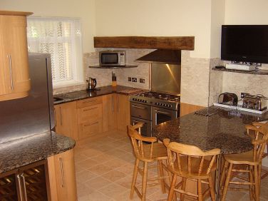 Kitchen, 7 burner range