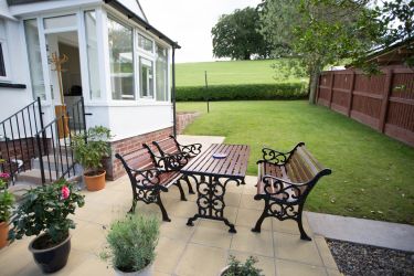 Wall & Lakes cottage, Brampton, Cumbria/Northumbria, sunny patio,. Owner managed, Book Direct & Save