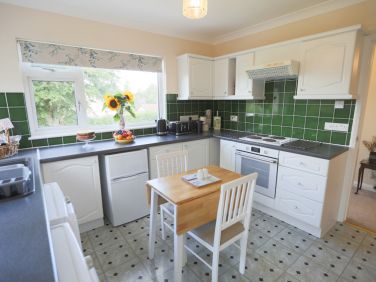 Wall & Lakes holiday cottage, Brampton, Cumbria | Sparkling clean, bright and well equipped kitchen