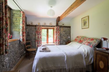 Double bedroom. Towels and bed linen provided for each guest