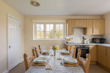Kitchen dining