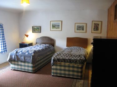 Upstairs bedroom 3 beds