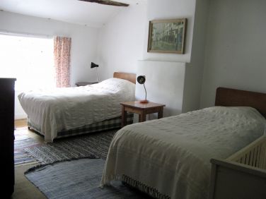 Upstairs bedroom 2 beds