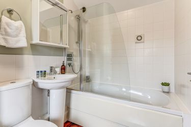 Second floor en-suite