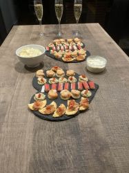 Breakfast Bar seats 4