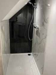 Double Ensuite shower with Toilet and basin