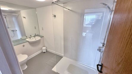 SOUTHWARD - Aberdovey Hillside Village - shower room