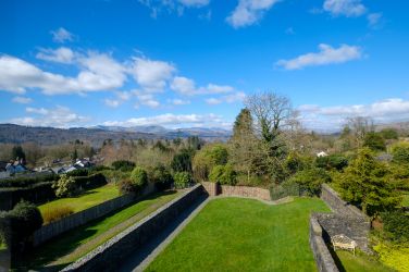 Oakland West Exterior