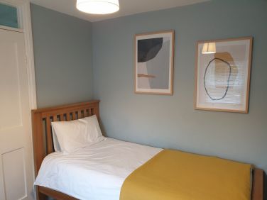 Twin bedroom