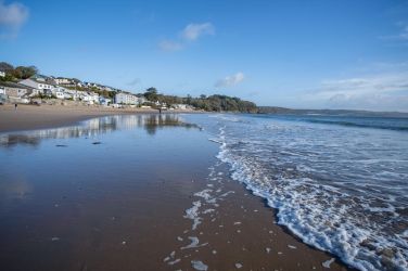 Glen Beach 100m away - dog friendly all year round