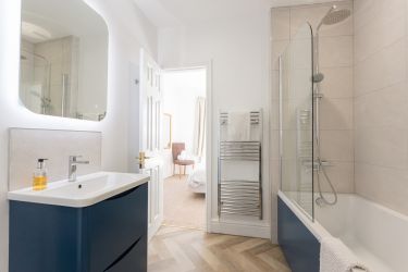 Dale House Kettlewell bathroom for bedrooms 2 & 5