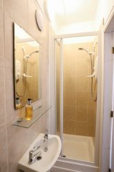 Dale House Kettlewell Bedroom 6 ensuite shower room