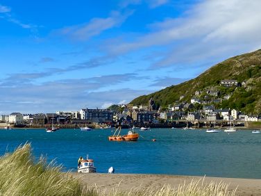 The seaside resort of Barmouth is 20 minutes journey by bus/car or bike the 9 mile Mawddach Trail