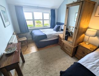 Upstairs Family bedroom 2 four feet beds