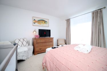 Each bedroom has a smart tv