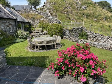 The Farmhouse at Llwyngloddaeth