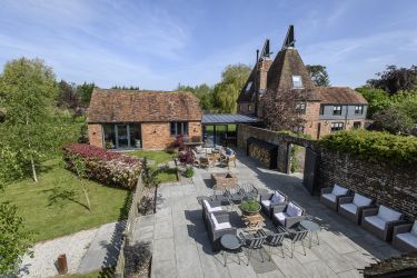 Horne's Place Oast & Barn