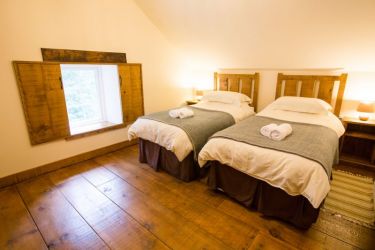 2nd  Upstairs twin bedroom (bed can be linked)