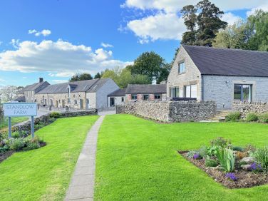 Highview Grange and Standlow Farm