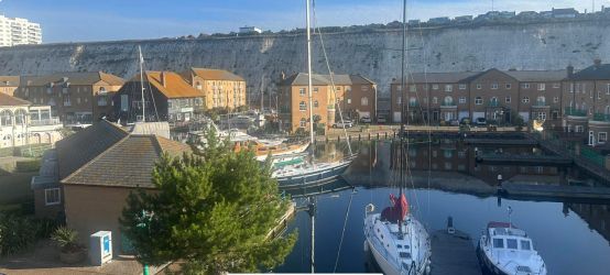 Marina Waves Holiday Apartment