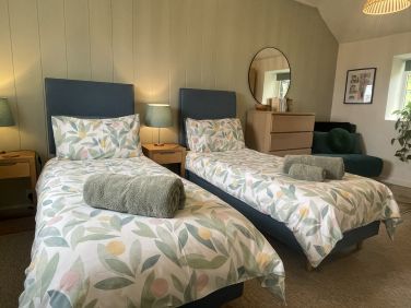 Zip link single beds