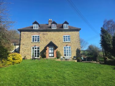 Woodend Farmhouse Stays