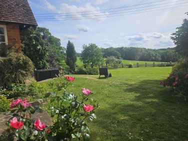 Beautiful established gardens with lots of space and privacy