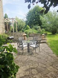 Plenty of seating for 20 plus guests