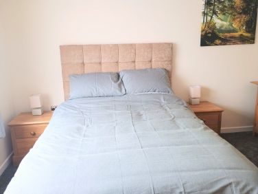 King size bed in master, smart TV with Netflix. Plenty of storage including large wardrobe.