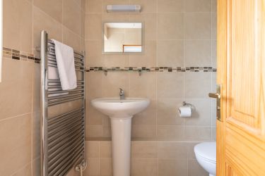Basement family room ensuite