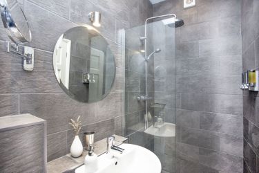 Barn, Downstairs, Long Barn Wing - Otter bedroom (king) w/ ensuite shower and toilet