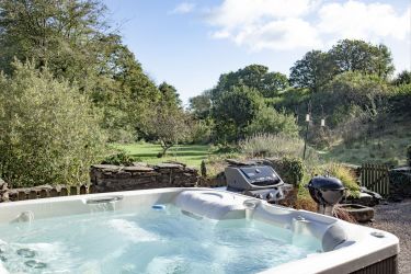 Fletchers Combe Farmhouse Garden - hot tub w/ two BBQ's, fire pit, outdoor seating, playground