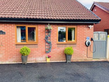 Large driveway for ample parking