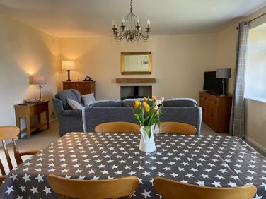 Spacious dining and sitting area