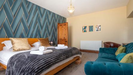 Teal Room, super king bed with sea views