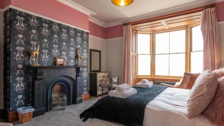 Giraffe room with stunning sea views