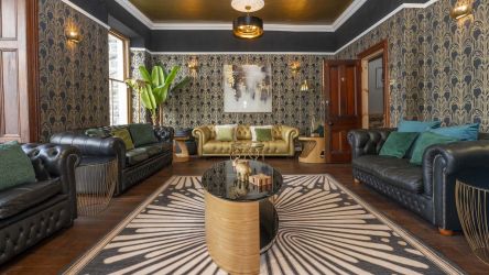 Belmont Barmouth Lounge sea views seating for 18