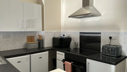 Curlew - Aberdovey Hillside Village - View of kitchen