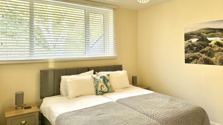 Curlew - Aberdovey Hillside Village - View of Bedroom 2