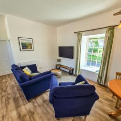 Finnich Cottages Rowan Cottage