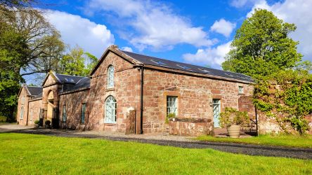 Finnich Cottages Rowan Cottage
